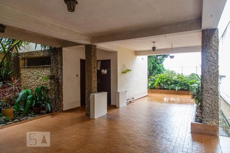 Casa à venda com 495m², 5 quartos e 5 vagasQuintal