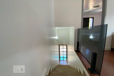 Escada de casa de condomínio à venda com 5 quartos, 293m² em Parque Monte Alegre, Taboão da Serra