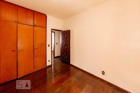 Quarto 1 de casa para alugar com 4 quartos, 300m² em Jardim Montanhês, Belo Horizonte