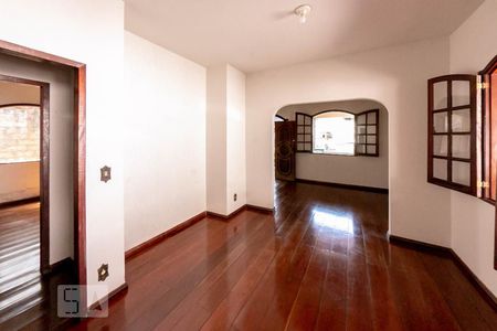 Sala de casa para alugar com 4 quartos, 300m² em Jardim Montanhês, Belo Horizonte