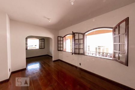 Sala de casa para alugar com 4 quartos, 300m² em Jardim Montanhês, Belo Horizonte