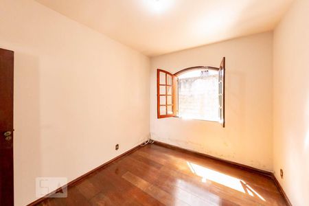 Quarto 1 de casa para alugar com 4 quartos, 300m² em Jardim Montanhês, Belo Horizonte