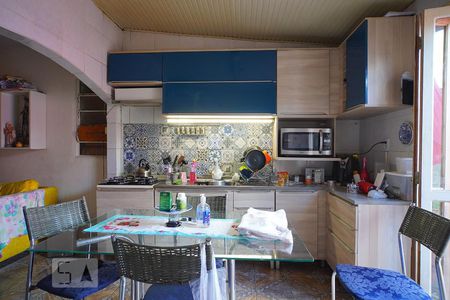 Casa à venda com 200m², 2 quartos e 2 vagasCozinha