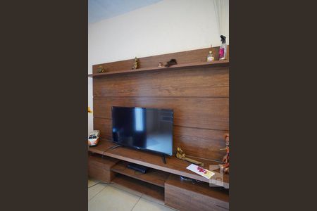 Sala de casa à venda com 2 quartos, 200m² em Guajuviras, Canoas