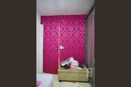 Quarto 2 de casa à venda com 2 quartos, 200m² em Guajuviras, Canoas