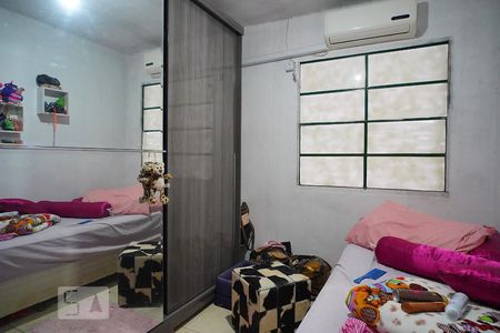 Quarto 2 de casa à venda com 2 quartos, 200m² em Guajuviras, Canoas