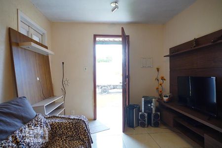 Sala de casa à venda com 2 quartos, 200m² em Guajuviras, Canoas