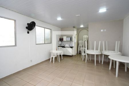 Apartamento para alugar com 50m², 2 quartos e 1 vagaÁrea comum - Salão de festas