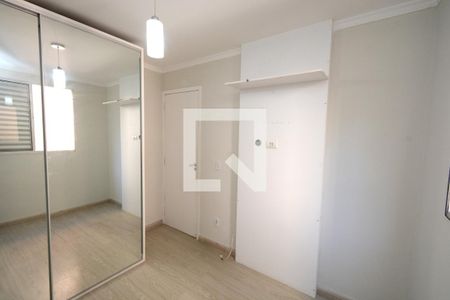 Quarto 1 de apartamento para alugar com 2 quartos, 50m² em Jardim Lallo, São Paulo