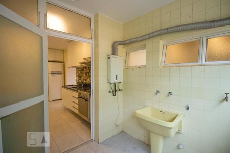 Apartamento para alugar com 108m², 3 quartos e 1 vagaÁrea de Serviço