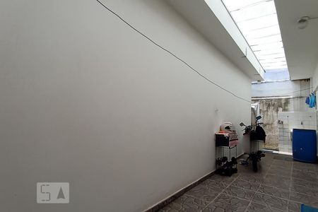 Casa à venda com 200m², 3 quartos e 1 vagaÁrea de serviço e quintal