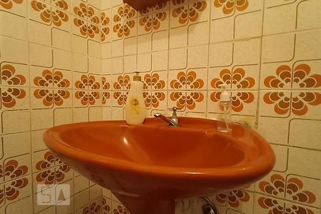 Casa à venda com 200m², 3 quartos e 1 vagaDetalhe banheiro social - Pia (Casa 2)