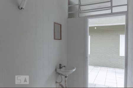 Casa à venda com 243m², 5 quartos e 4 vagasBanheiro 2