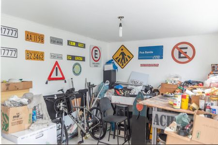 Casa à venda com 243m², 5 quartos e 4 vagasQuarto de Serviço