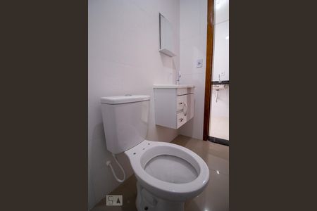 Banheiro de apartamento para alugar com 1 quarto, 34m² em Vila Margarida, São Paulo