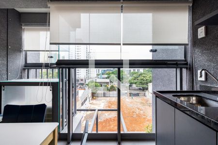 Varanda de kitnet/studio à venda com 1 quarto, 30m² em Indianópolis, São Paulo