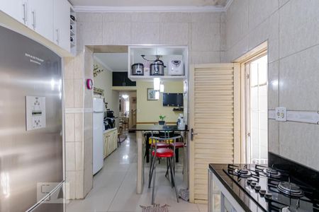 Casa à venda com 550m², 5 quartos e 7 vagasCozinha 