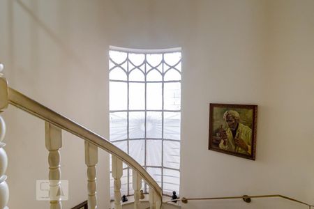 Casa à venda com 550m², 5 quartos e 7 vagasEscadas Para os Quartos 