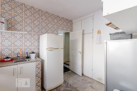 Casa à venda com 550m², 5 quartos e 7 vagasCozinha Casa 3