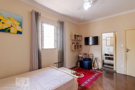 Casa à venda com 550m², 5 quartos e 7 vagasSuíte 2 