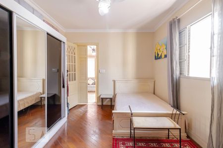 Casa à venda com 550m², 5 quartos e 7 vagasSuíte 2 