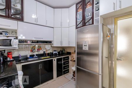 Casa à venda com 550m², 5 quartos e 7 vagasCozinha 
