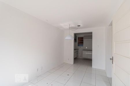 Sala de casa de condomínio para alugar com 2 quartos, 86m² em Jardim Itu, Porto Alegre