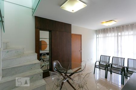 Sala de apartamento para alugar com 2 quartos, 125m² em Savassi, Belo Horizonte