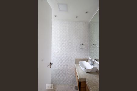 Banheiro de kitnet/studio para alugar com 1 quarto, 30m² em Centro Histórico, Porto Alegre