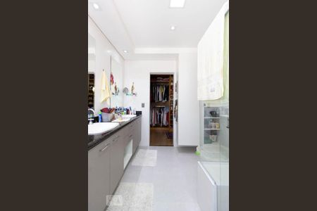 Casa à venda com 500m², 3 quartos e 3 vagasBanheiro Suíte 1