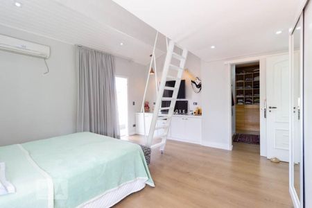 Casa à venda com 500m², 3 quartos e 3 vagasSuíte 1