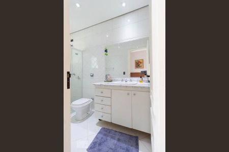 Casa à venda com 500m², 3 quartos e 3 vagasBanheiro Suíte 2