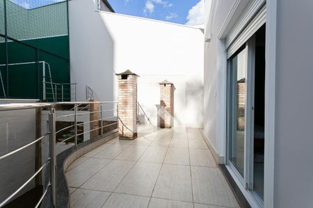 Casa à venda com 458m², 4 quartos e 10 vagasVaranda da Suíte 2 e 3