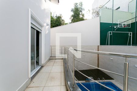 Casa à venda com 458m², 4 quartos e 10 vagasVaranda da Suíte 2 e 3