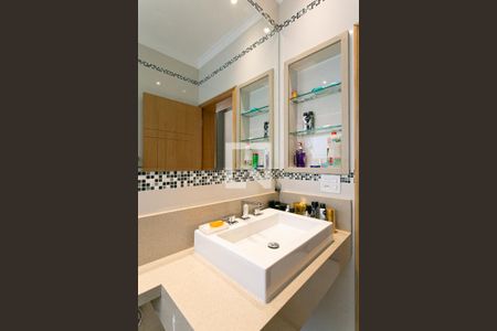 Casa à venda com 458m², 4 quartos e 10 vagasBanheiro da Suíte 3