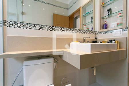 Casa à venda com 458m², 4 quartos e 10 vagasBanheiro da Suíte 3