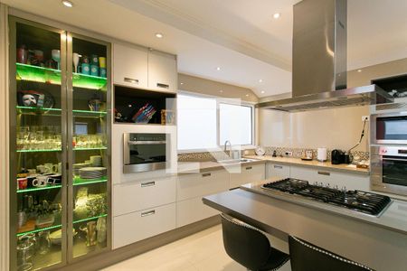 Casa à venda com 458m², 4 quartos e 10 vagasCozinha