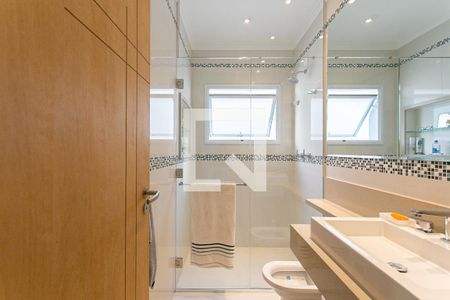 Casa à venda com 458m², 4 quartos e 10 vagasBanheiro da Suíte 3