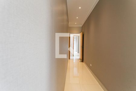 Casa à venda com 458m², 4 quartos e 10 vagasCorredor da Suíte 1