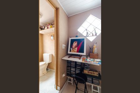 Casa à venda com 220m², 4 quartos e 2 vagas Casa à venda com 220m², 4 quartos e 2 vagasEntrada do banheiro