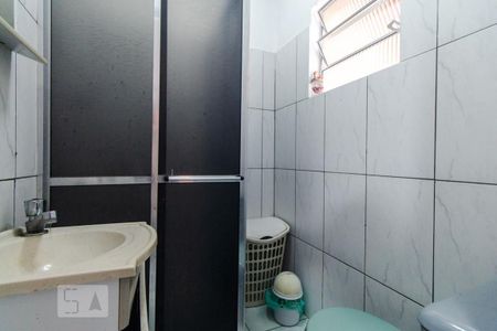 Casa à venda com 220m², 4 quartos e 2 vagas Casa à venda com 220m², 4 quartos e 2 vagasBanheiro