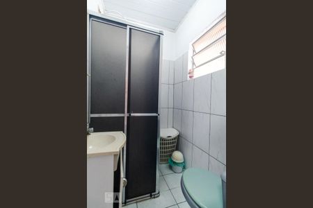 Casa à venda com 220m², 4 quartos e 2 vagas Casa à venda com 220m², 4 quartos e 2 vagasBanheiro