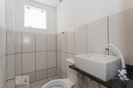 Banheiro de apartamento para alugar com 1 quarto, 29m² em Cajuru, Curitiba