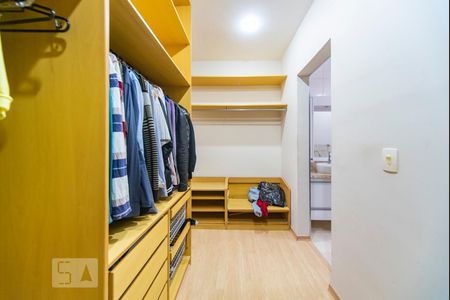 Casa para alugar com 340m², 4 quartos e 4 vagasCloset do Quarto 3