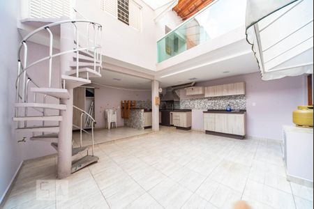 Casa para alugar com 340m², 4 quartos e 4 vagasQuintal