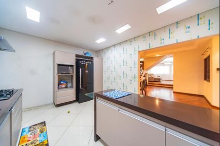 Casa para alugar com 340m², 4 quartos e 4 vagasCozinha 