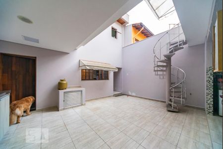 Casa para alugar com 340m², 4 quartos e 4 vagasQuintal