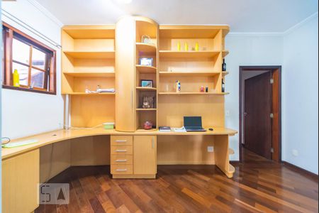 Casa para alugar com 340m², 4 quartos e 4 vagasEscritório