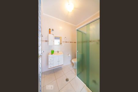 Casa para alugar com 340m², 4 quartos e 4 vagasBanheiro 2