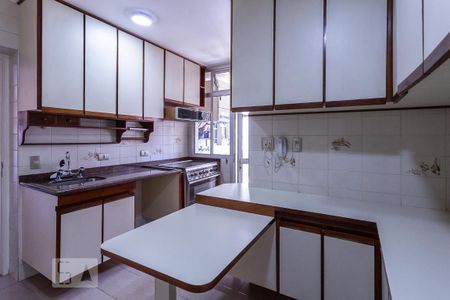 Apartamento para alugar com 101m², 3 quartos e 2 vagasCozinha